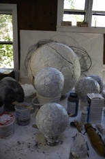 Sculpture Spheres Balls Grace Knowlton 6 Maria Robledo Gardenista GK86-cu s9999x323